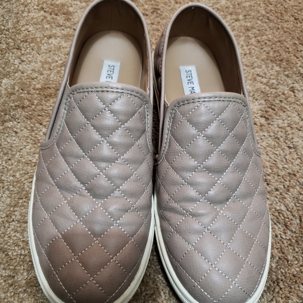 STEVE MADDEN SLIDES SZ 8- gently used-no box